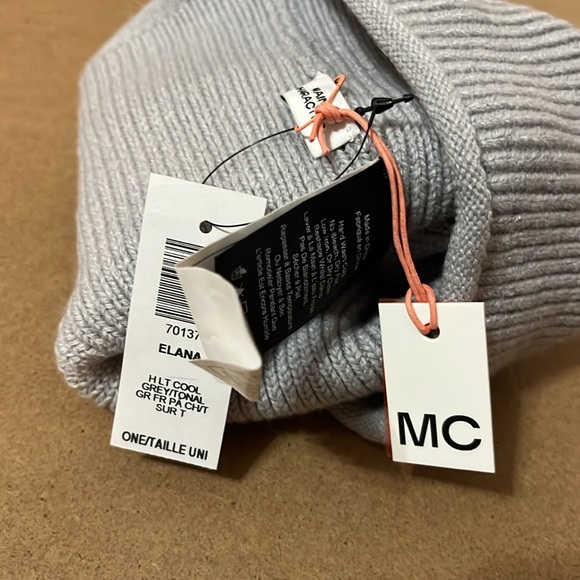 Aritzia Main Character Elana Toque - Picture 3 of 3